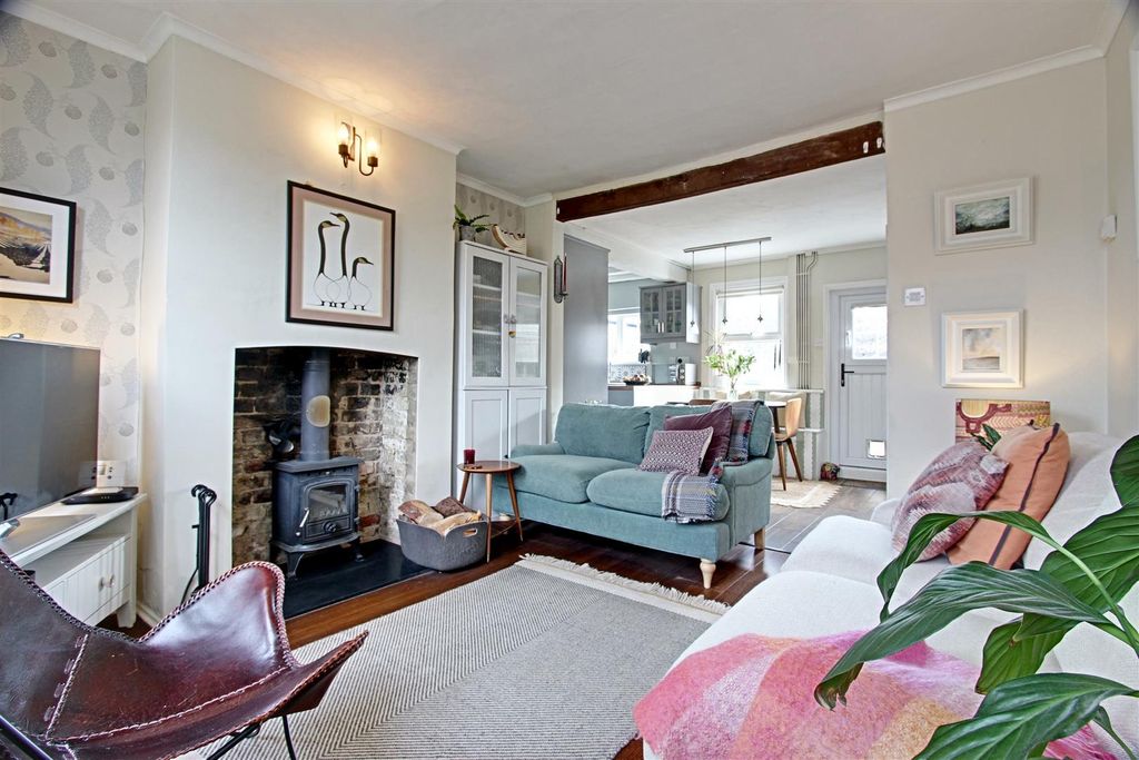 Property photo 2 of 18 Img_0530-Img_0532.Jpg