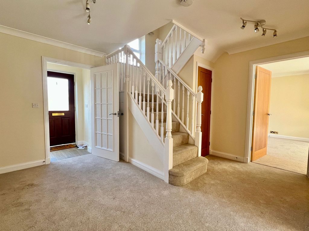Property photo 3 of 23