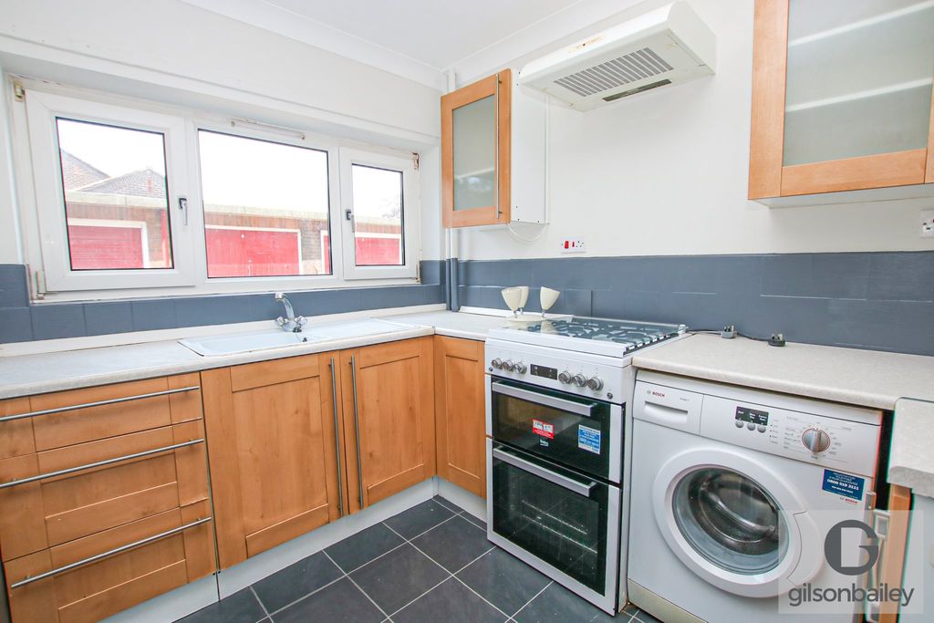 Property photo 3 of 8 Img_Abbey Court Kitchen