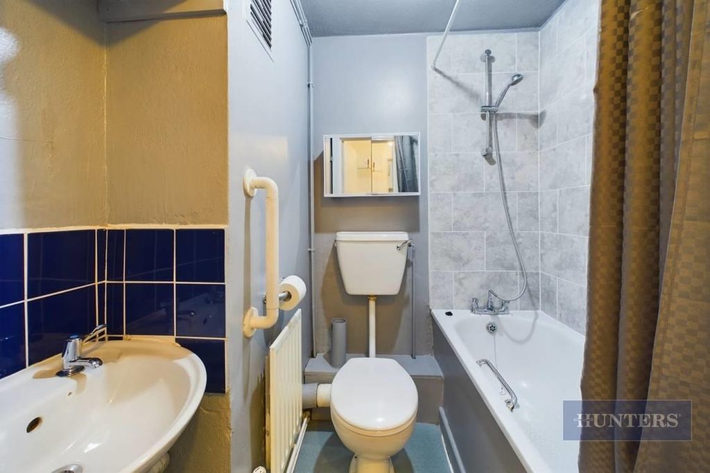 Property photo 3 of 8 Cam01645G0-Pr0129-Still005-Thumbnail-H750-70.Jpg