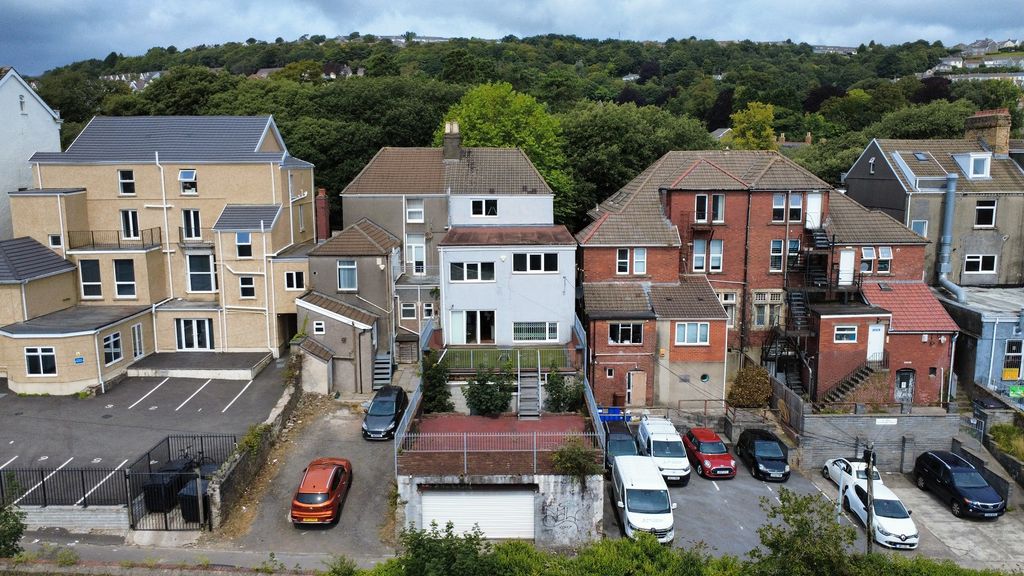 Property photo 2 of 16 Not Specified
