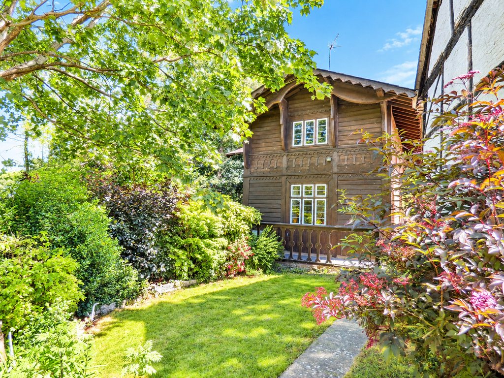 Property photo 1 of 25