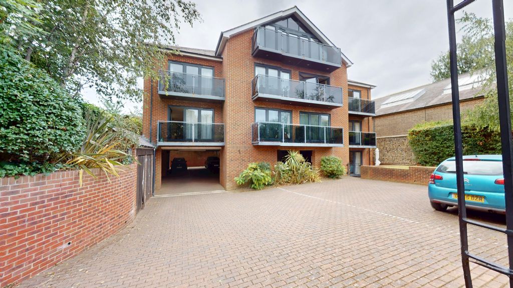 Property photo 1 of 10