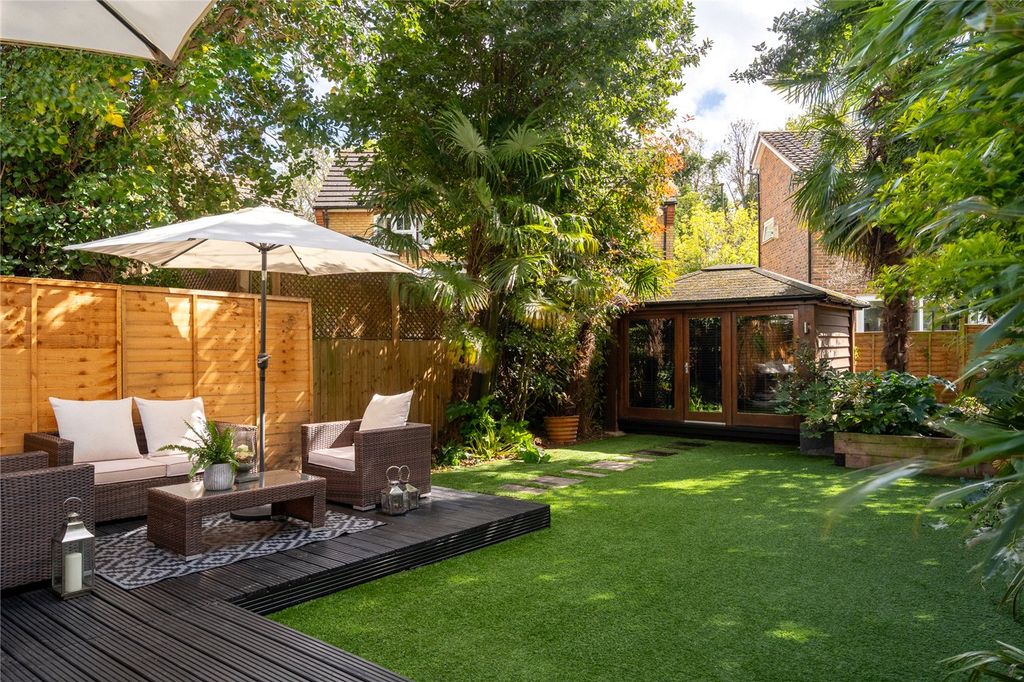 Property photo 2 of 18 Picture No. 21