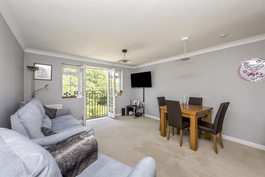 Property photo 2 of 16 Farriers Lea 53-012.Jpg