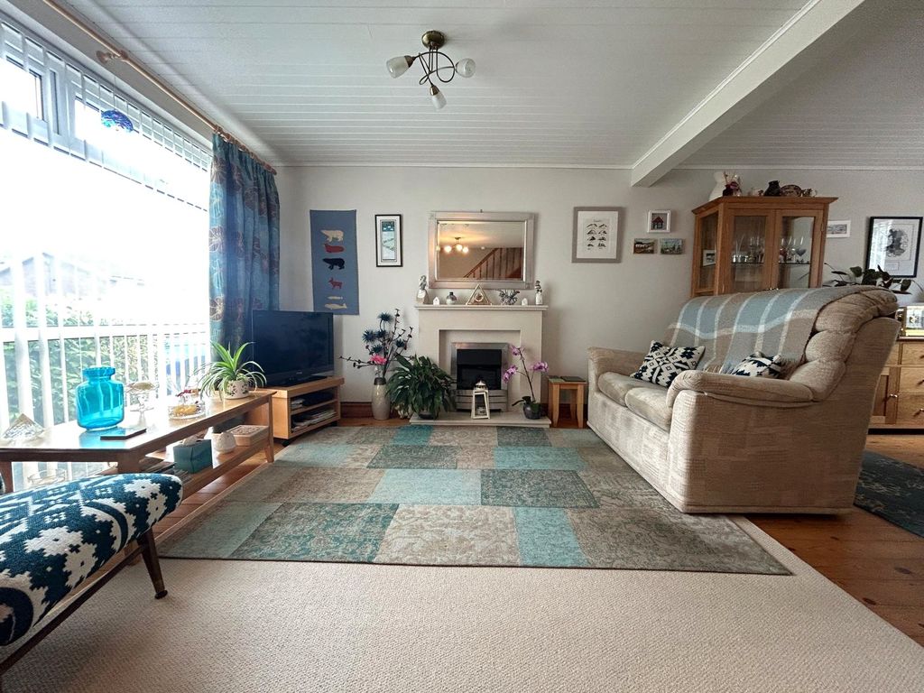 Property photo 3 of 16 Picture No. 15