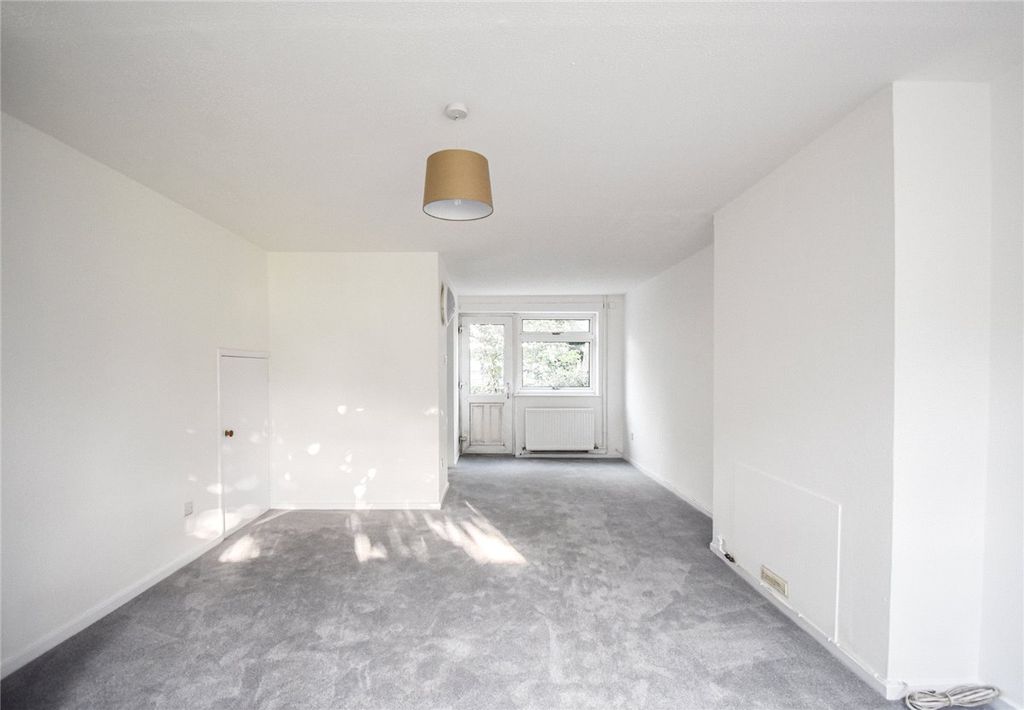 Property photo 3 of 9 Picture No. 27