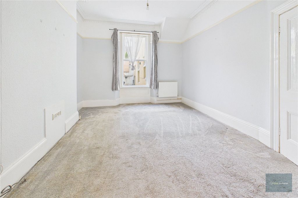 Property photo 3 of 7 Picture No. 02