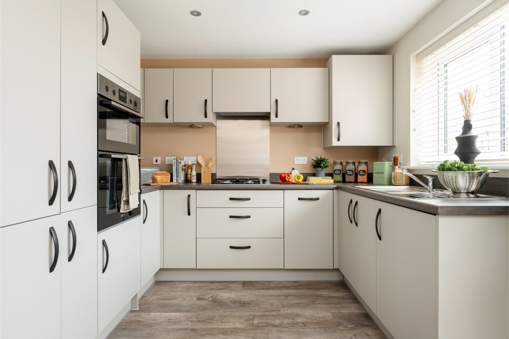 Property photo 3 of 13 Highly Specified Contemporary Kitchen