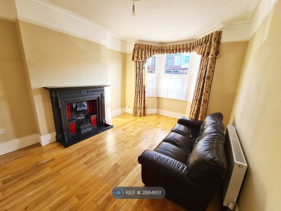 Property photo 3 of 28 Downstairs Front Room
