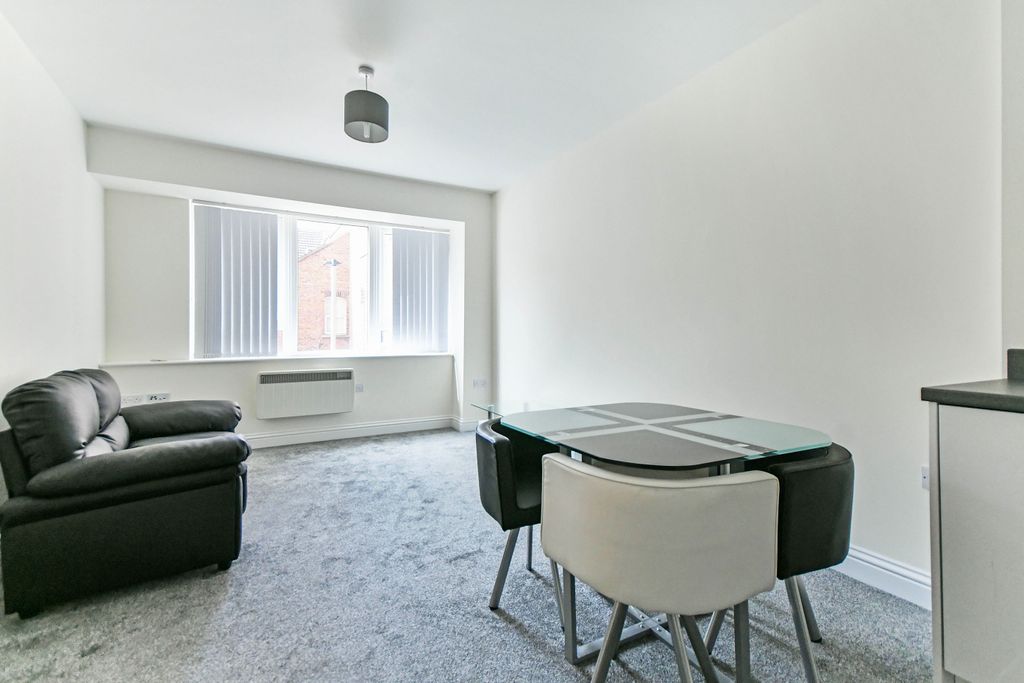 Property photo 2 of 8