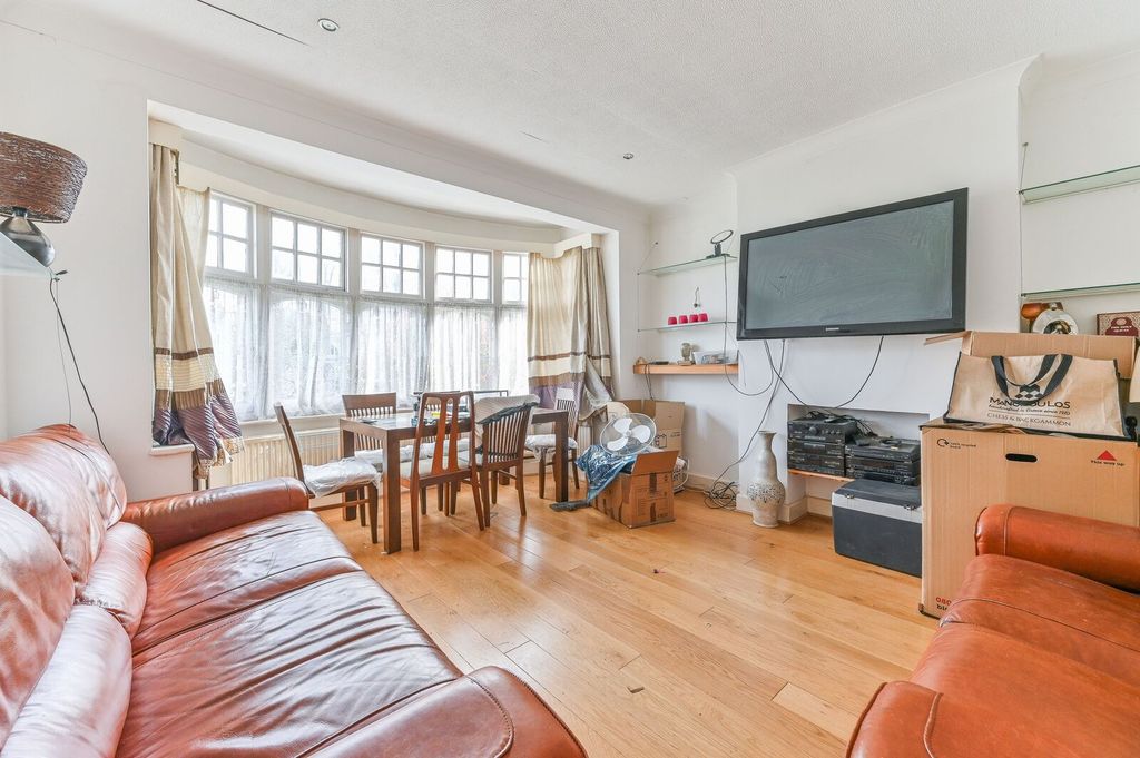 Property photo 2 of 13