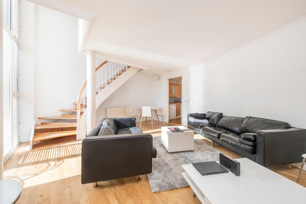 Property photo 2 of 7