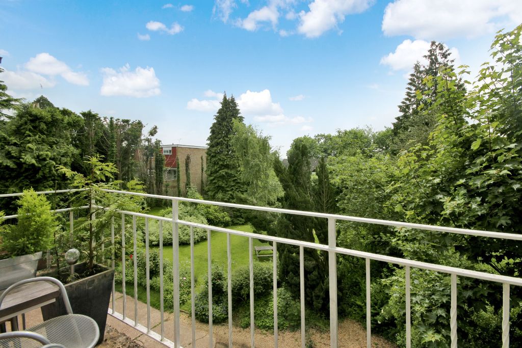 Property photo 2 of 8