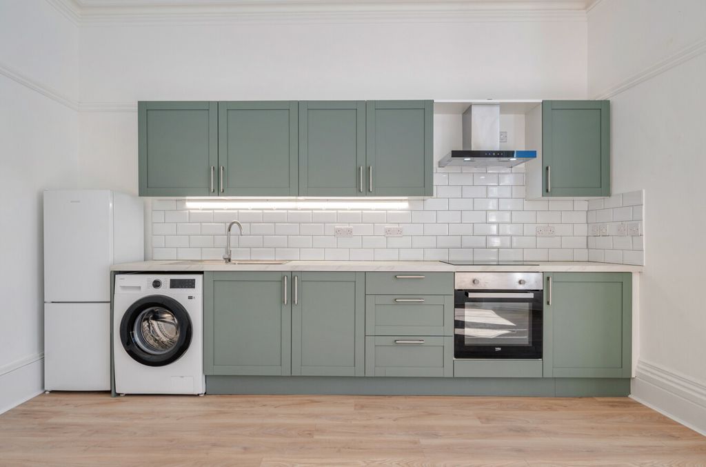 Property photo 2 of 13 1-6A7600B9Cf24d-1...