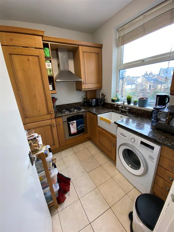 Property photo 3 of 12 Kitchen