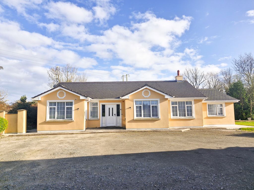 Property photo 2 of 41