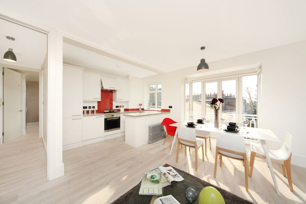 Property photo 1 of 9 Kitchen/Reception