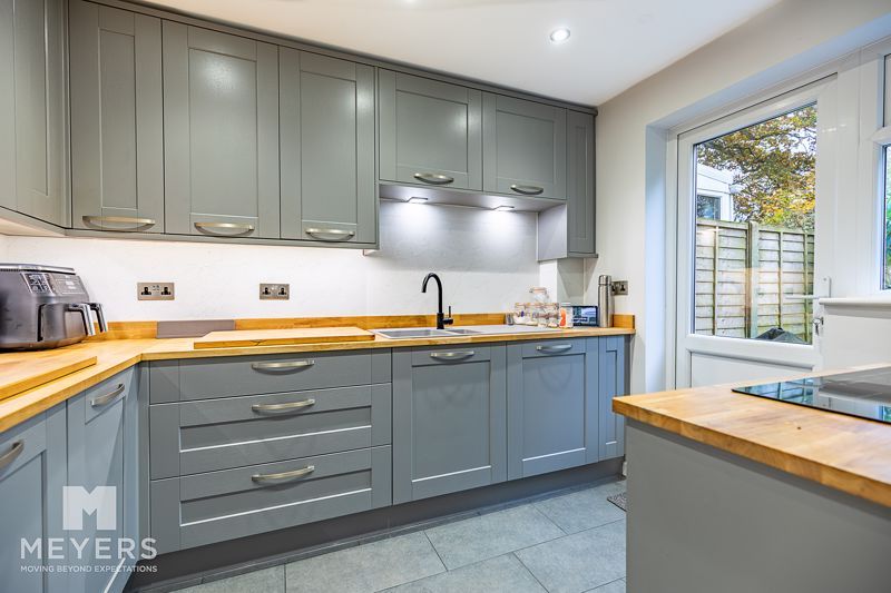 Property photo 3 of 11 Photo 9