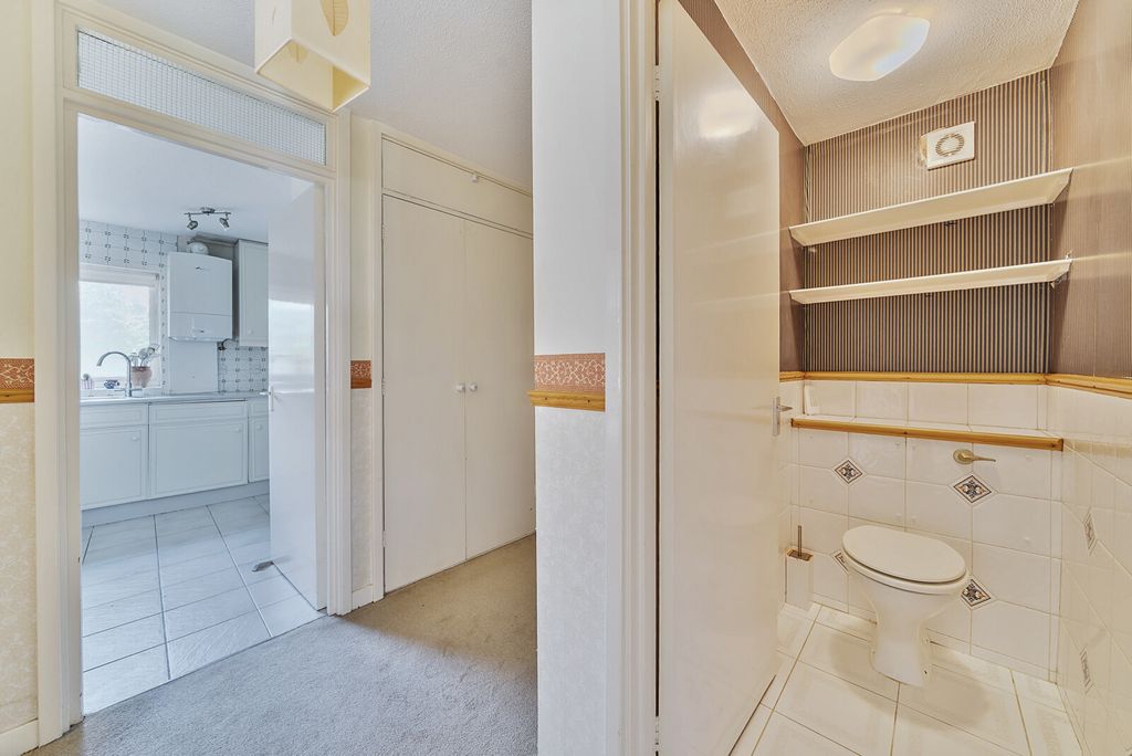 Property photo 3 of 20 1326483-7-687A13B...