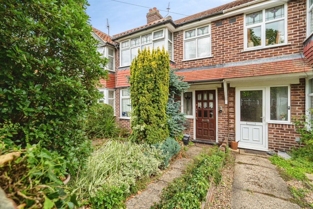 Property photo 1 of 12