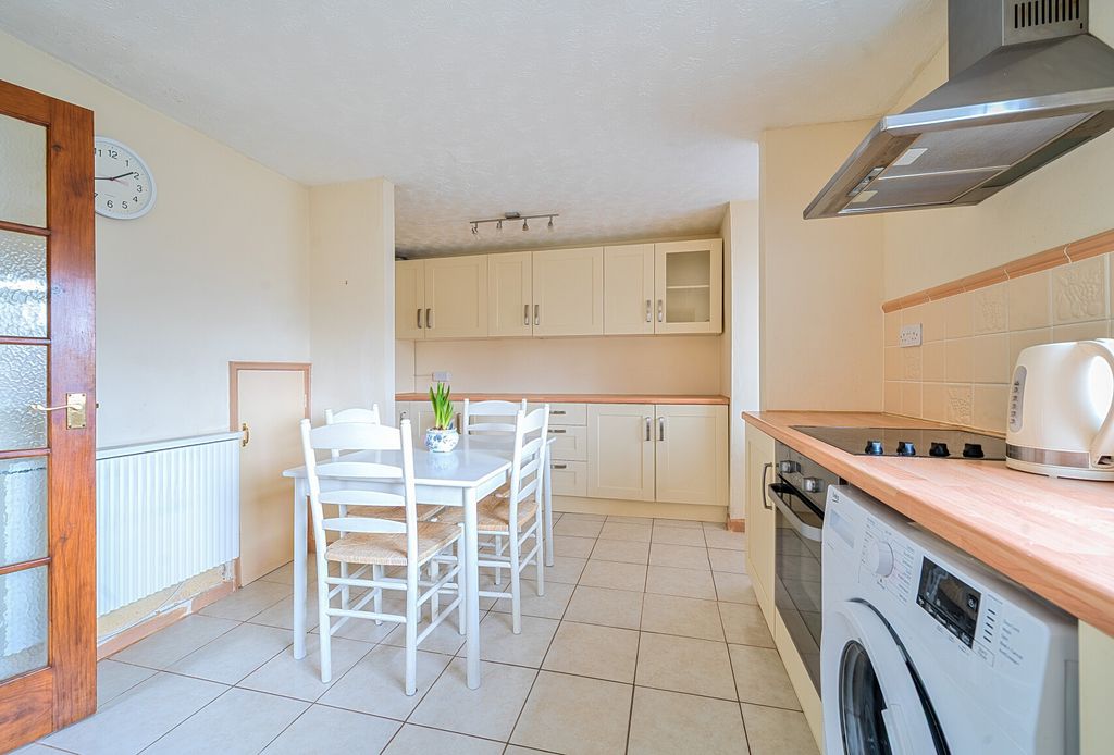 Property photo 3 of 13 Kitchen Dining Room