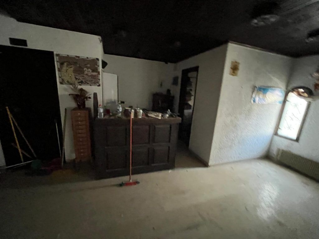 Property photo 2 of 37