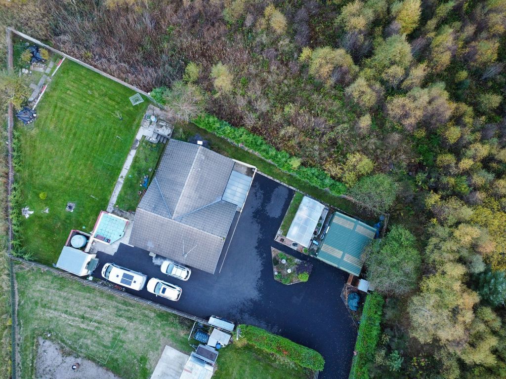 Property photo 2 of 28