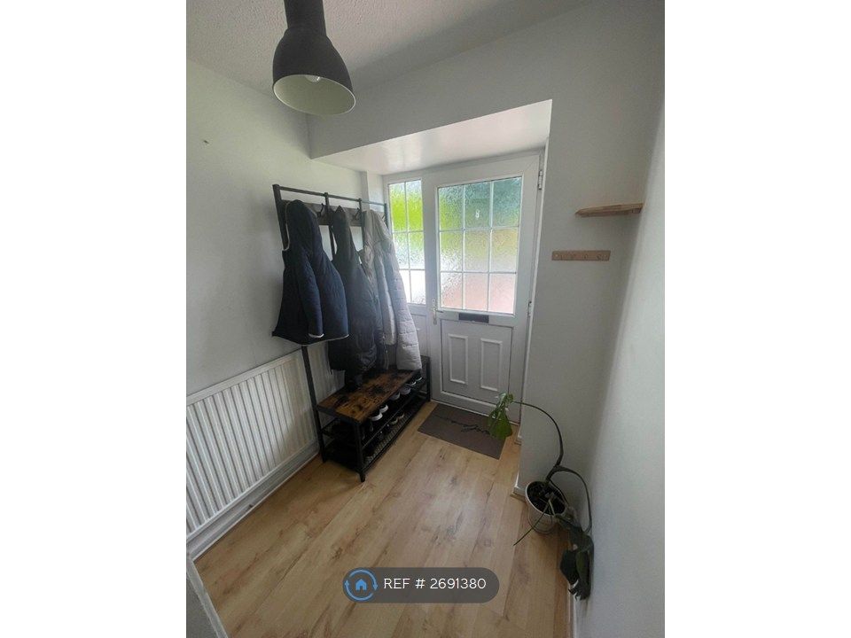 Property photo 2 of 18 Entrance