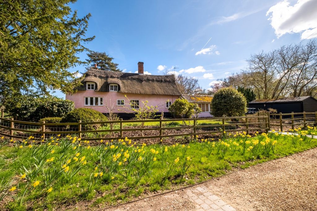 Property photo 1 of 24 Lodge Cottage-2