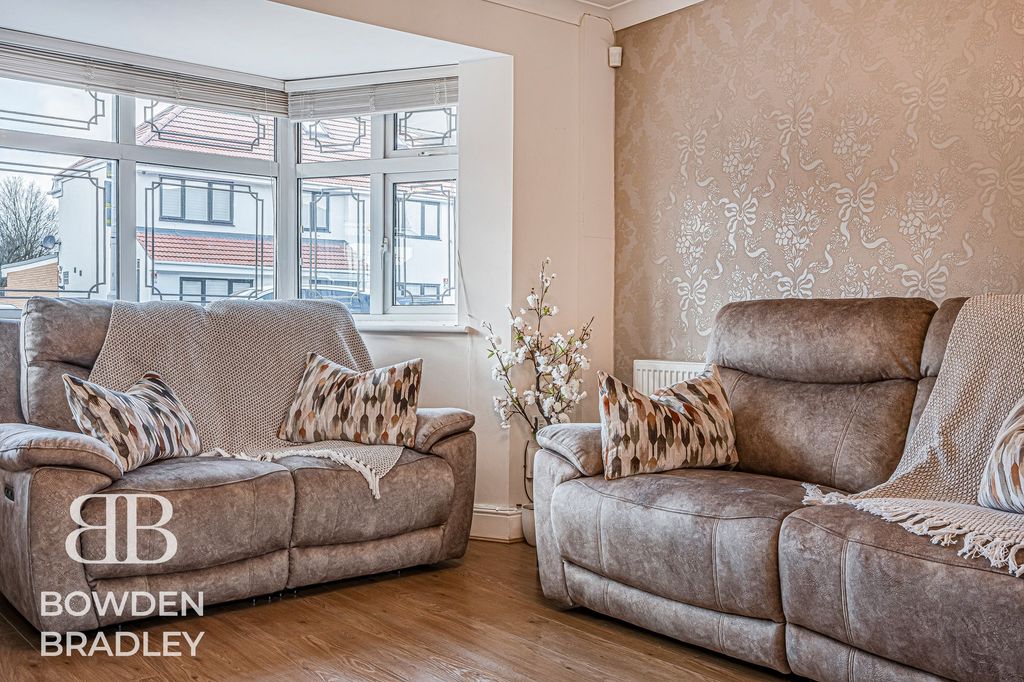 Property photo 3 of 23