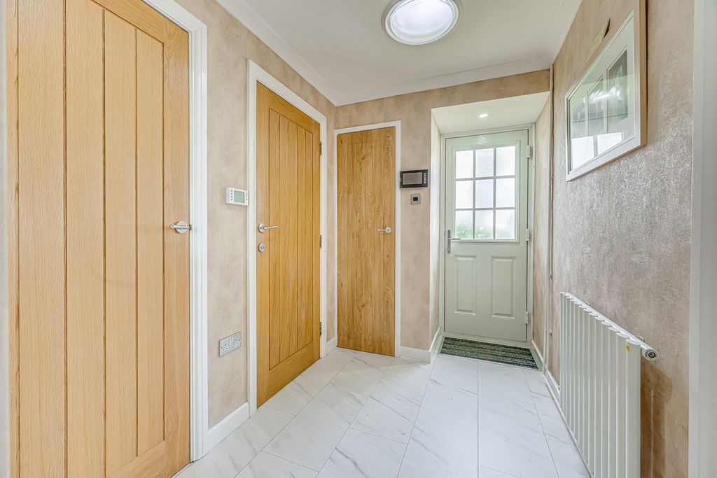 Property photo 2 of 30