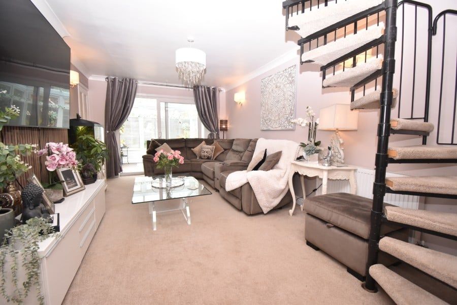 Property photo 2 of 20