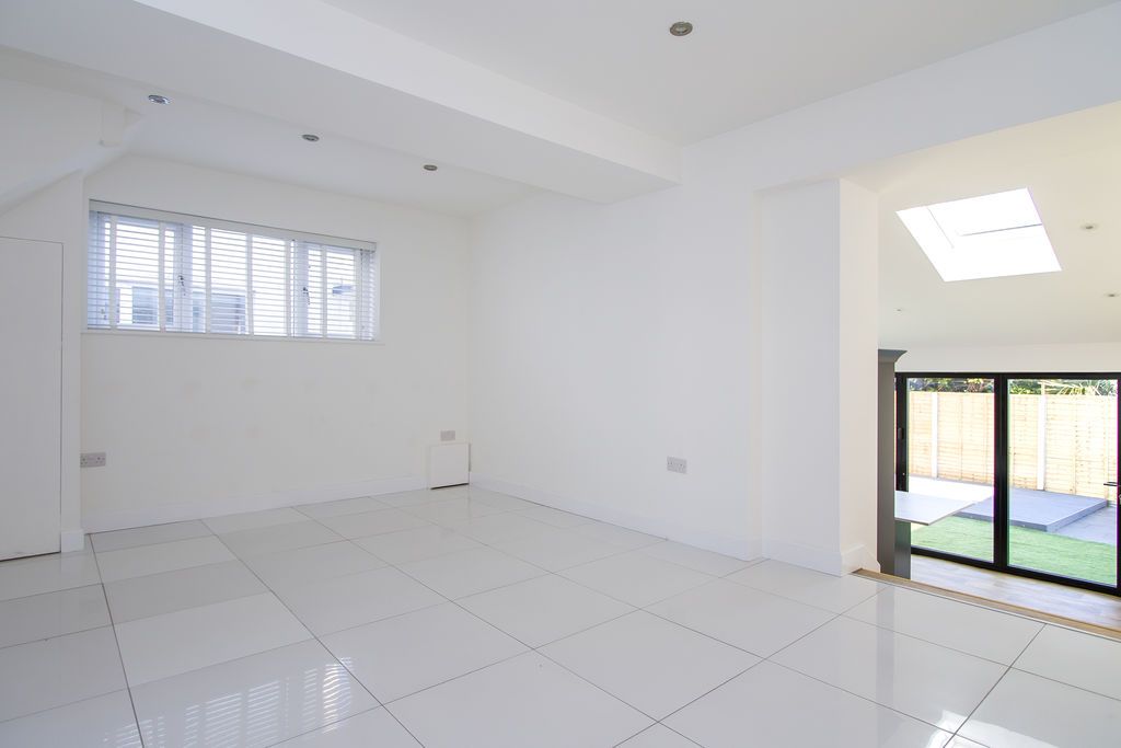 Property photo 3 of 25 Photo 2