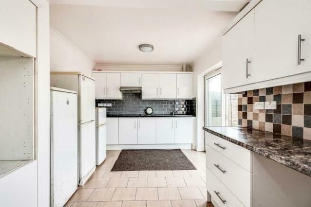 Property photo 3 of 3 Kitchen