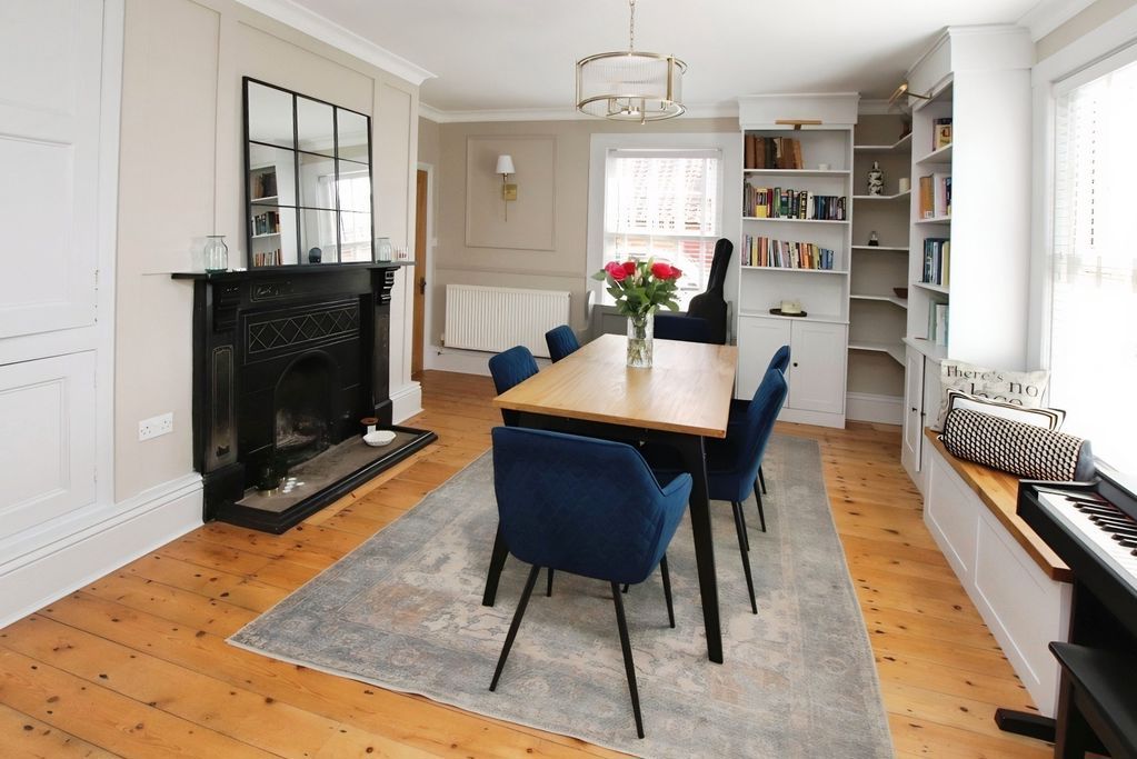 Property photo 3 of 22 Dining Room