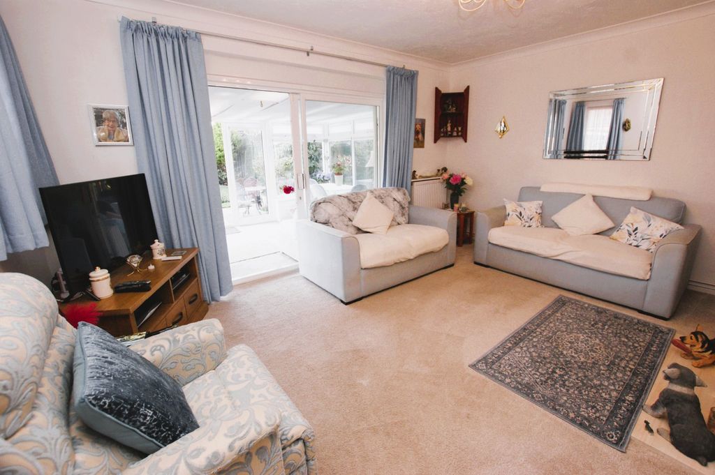 Property photo 3 of 11 Picture No. 25