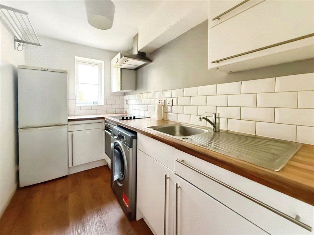 Property photo 2 of 6 Kitchen