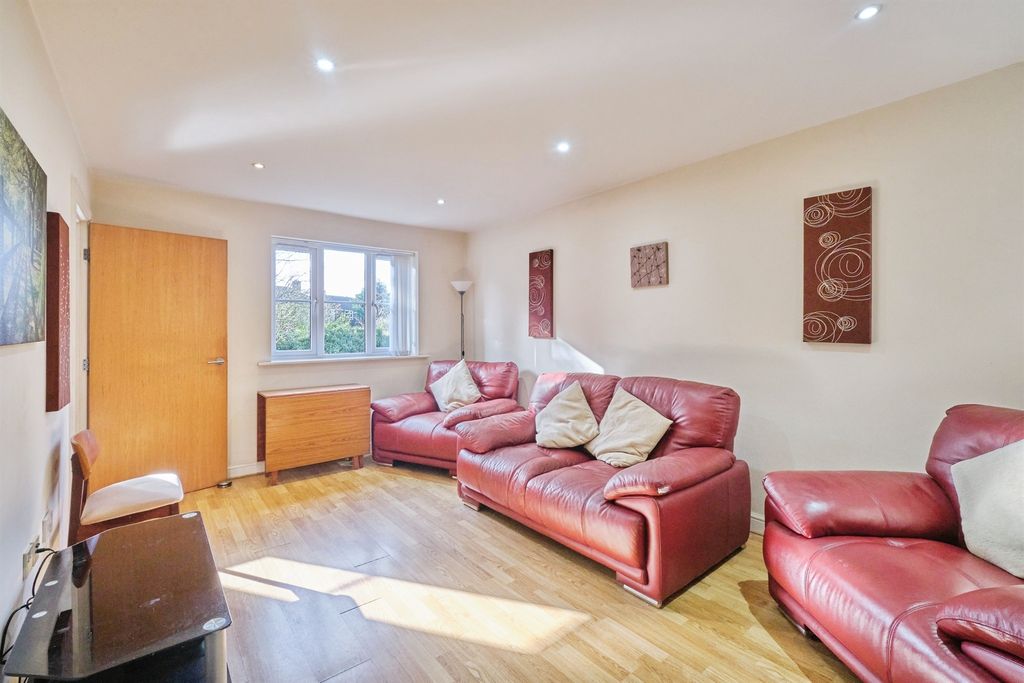 Property photo 3 of 18