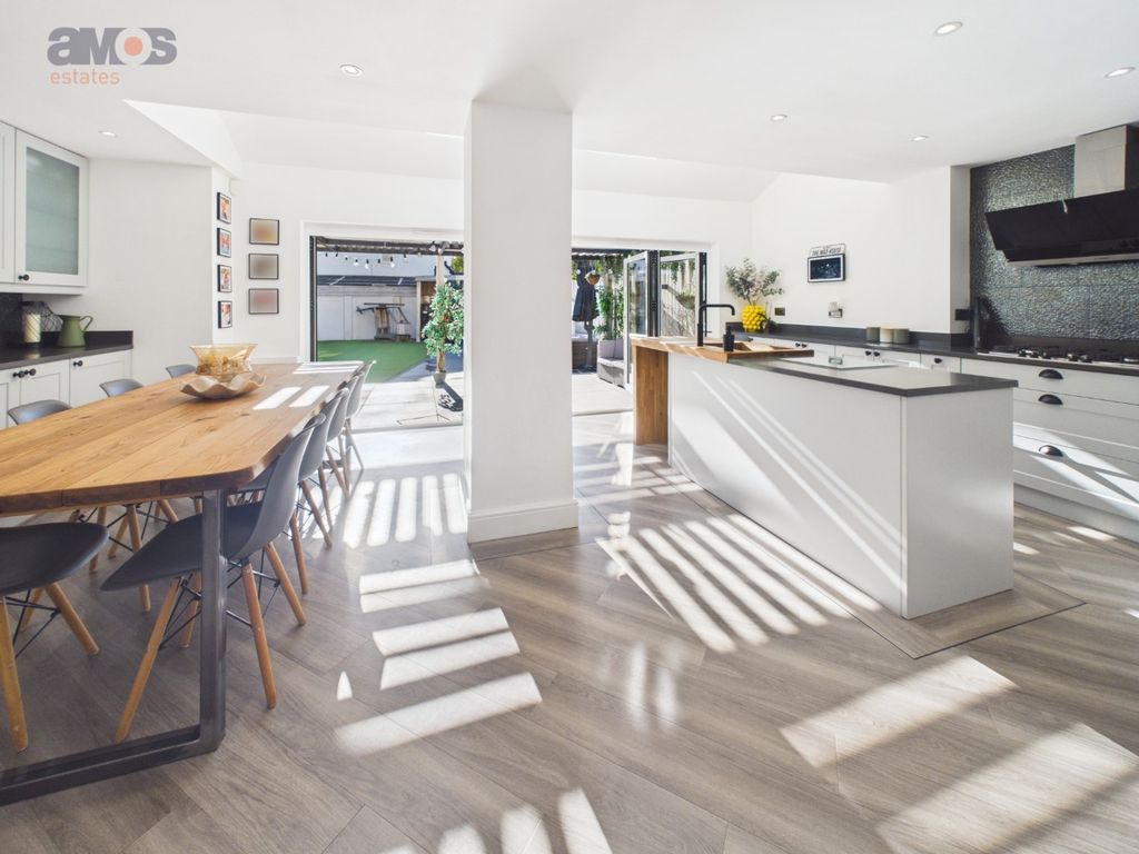 Property photo 2 of 41 5593482