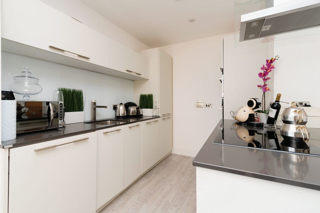 Property photo 3 of 15 Kitchen