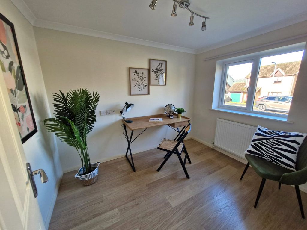 Property photo 2 of 12 Picture No. 32