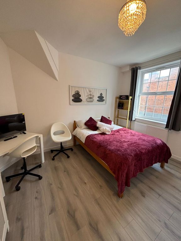 Property photo 1 of 20 Photo 5