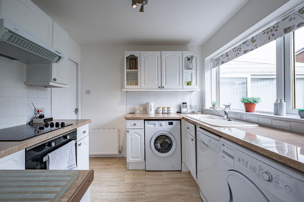 Property photo 3 of 46