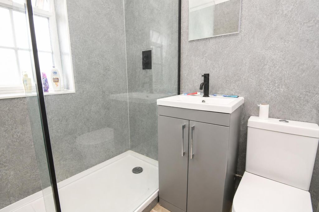 Property photo 3 of 13 3917Ab22-8Bad-4656-B0E1-667d7A308B3B.Png
