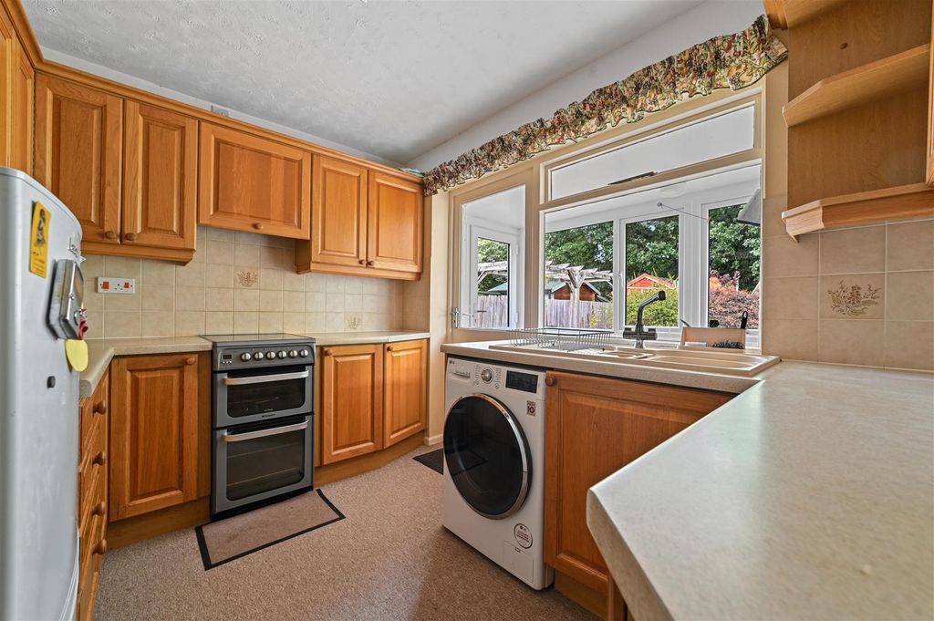 Property photo 2 of 16 Kitchen