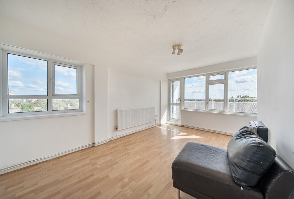Property photo 1 of 10 1360634-8-68d526d...