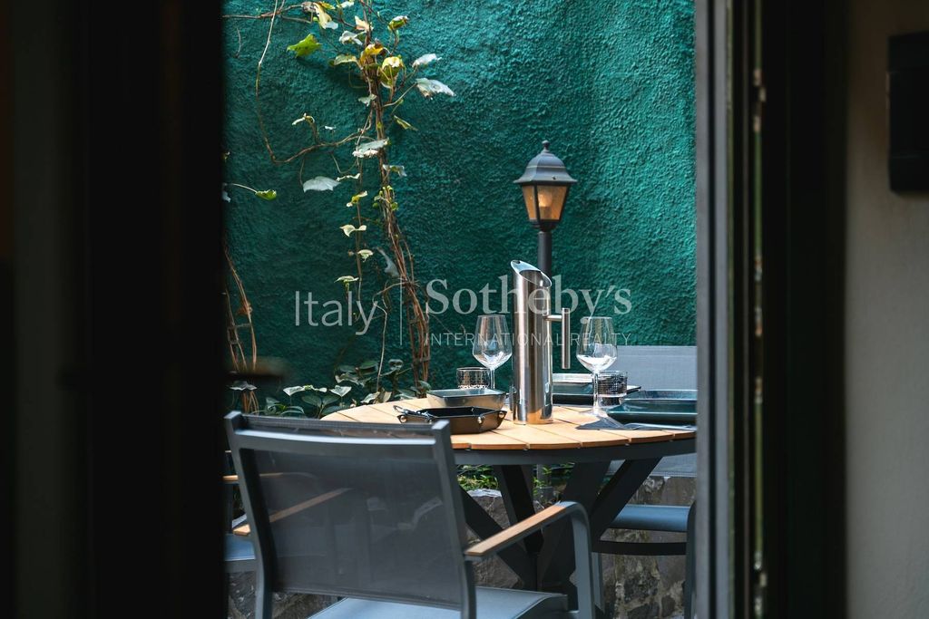 Property photo 3 of 27