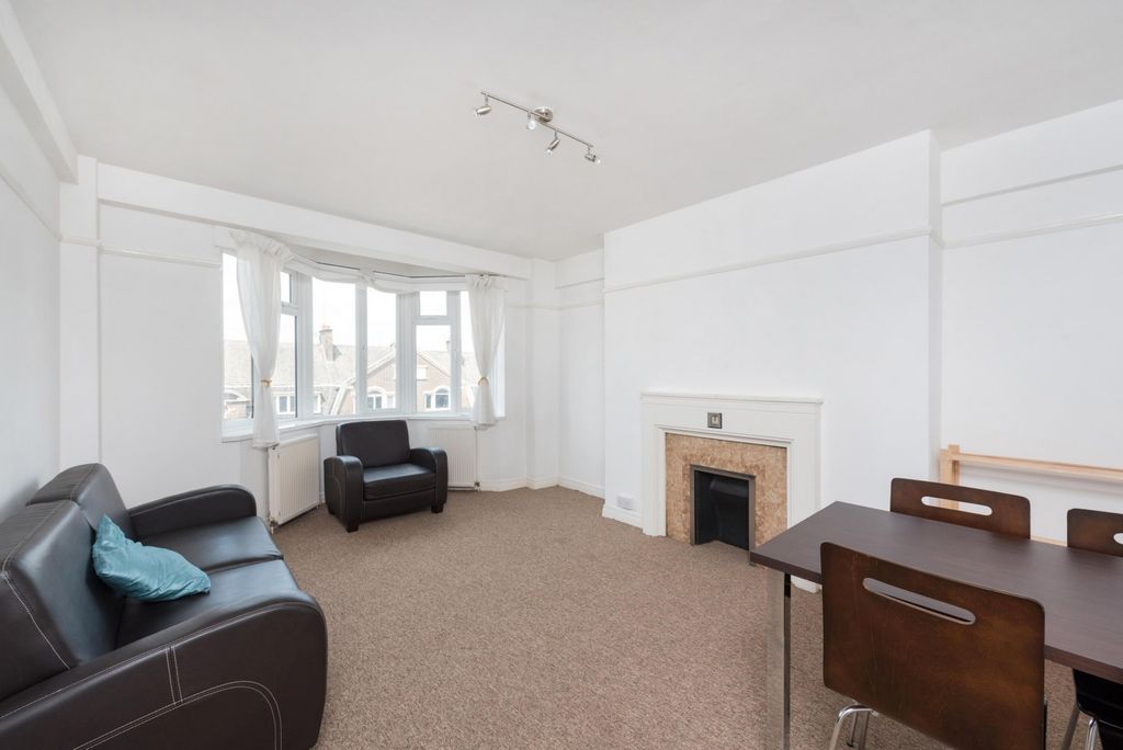 Property photo 2 of 10 (Main)
