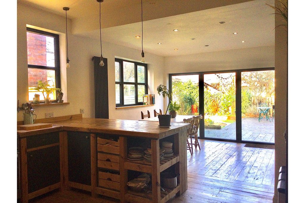 Property photo 2 of 15 Kitchen